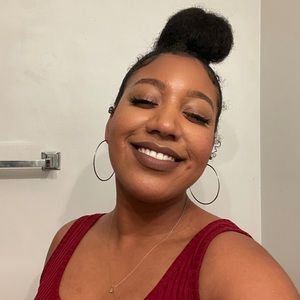 Meet your Posher, Felicia